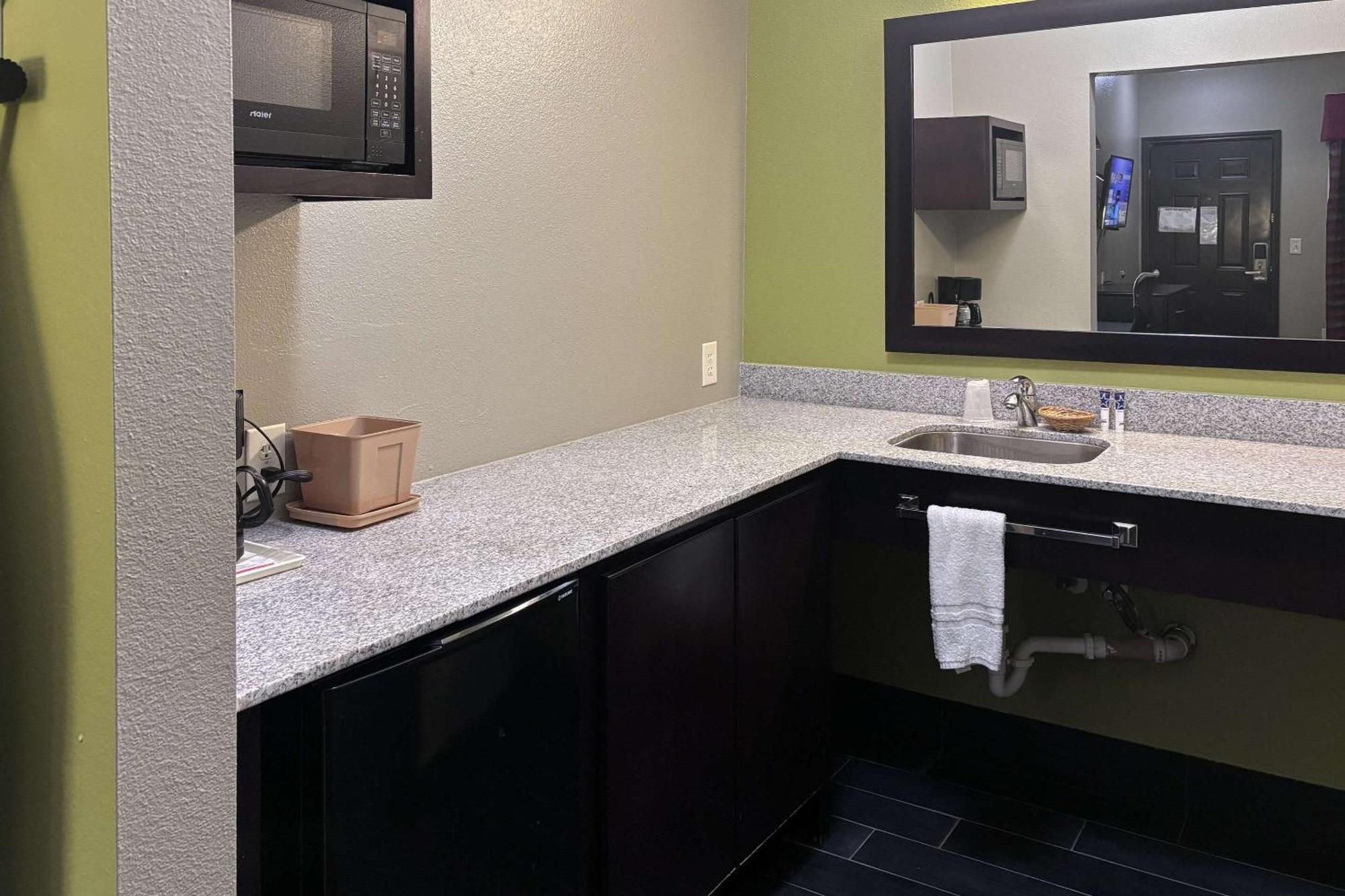 Americas Best Value Inn Dilley Exterior foto