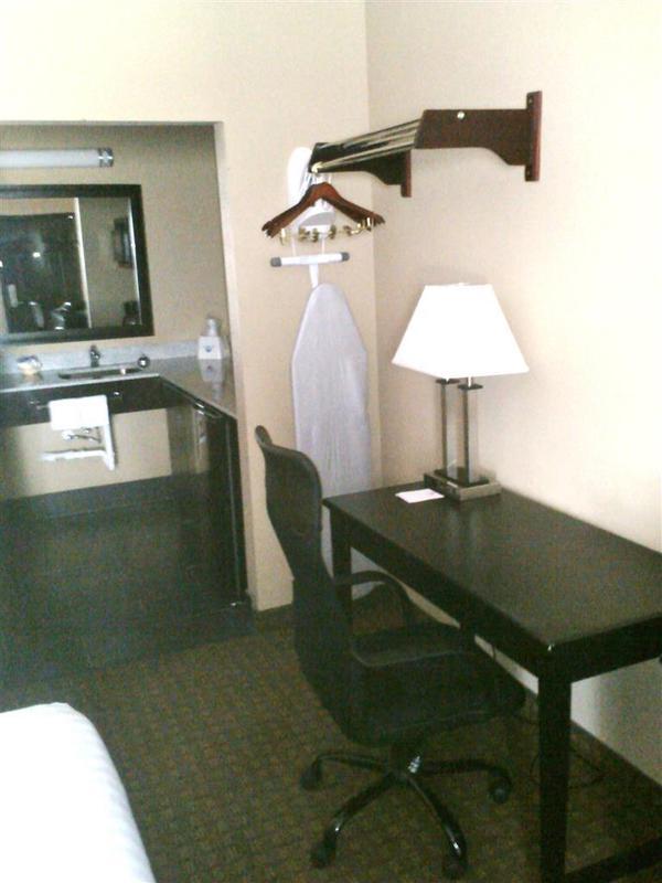 Americas Best Value Inn Dilley Habitación foto
